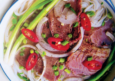 Top qu&aacute;n ăn s&aacute;ng b&uacute;n phở H&agrave; Nội ngon nhất ở Vinh Nghệ An